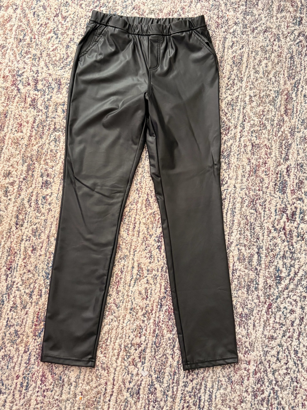 Women’s Faux Leather Skinny Pants in Black
